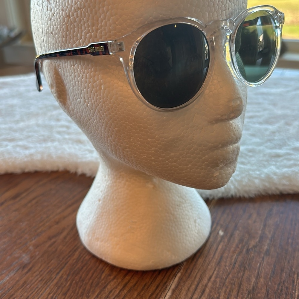 Steve Madden sunglasses